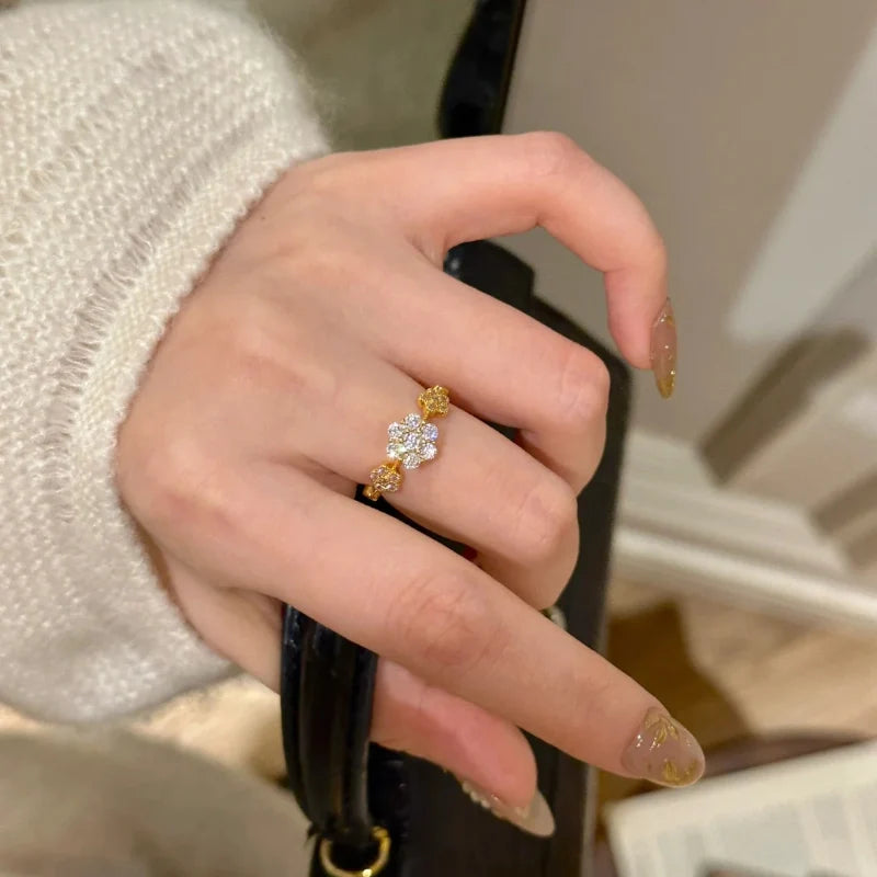 Chic Elastic Flower Bracelet