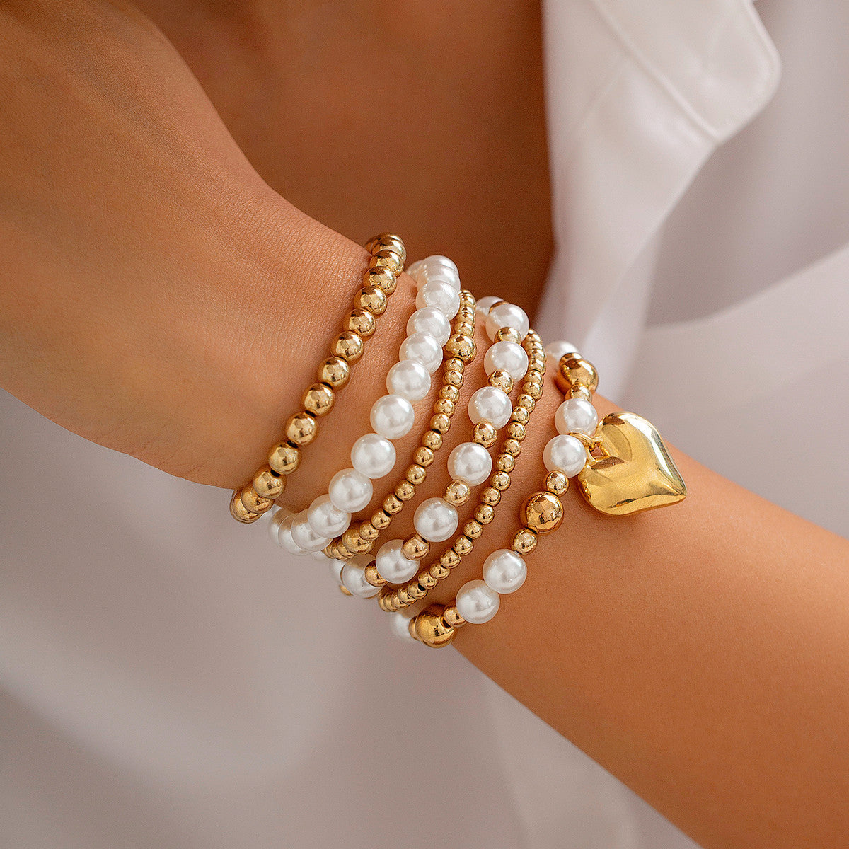 Minimally designed pearl bead heart-shaped hollow Bracelet set