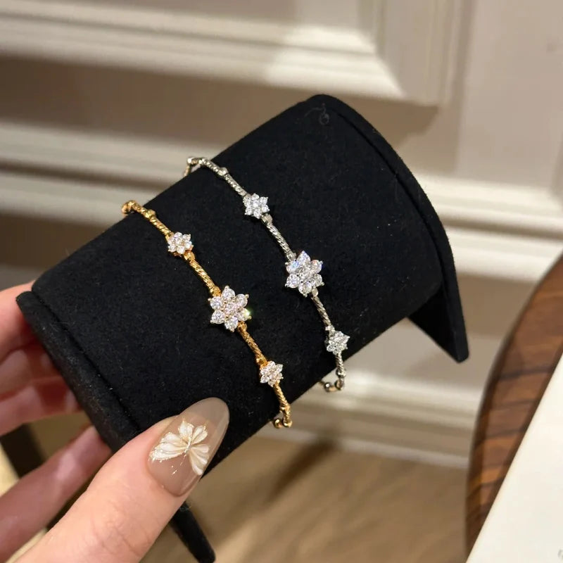 Chic Elastic Flower Bracelet